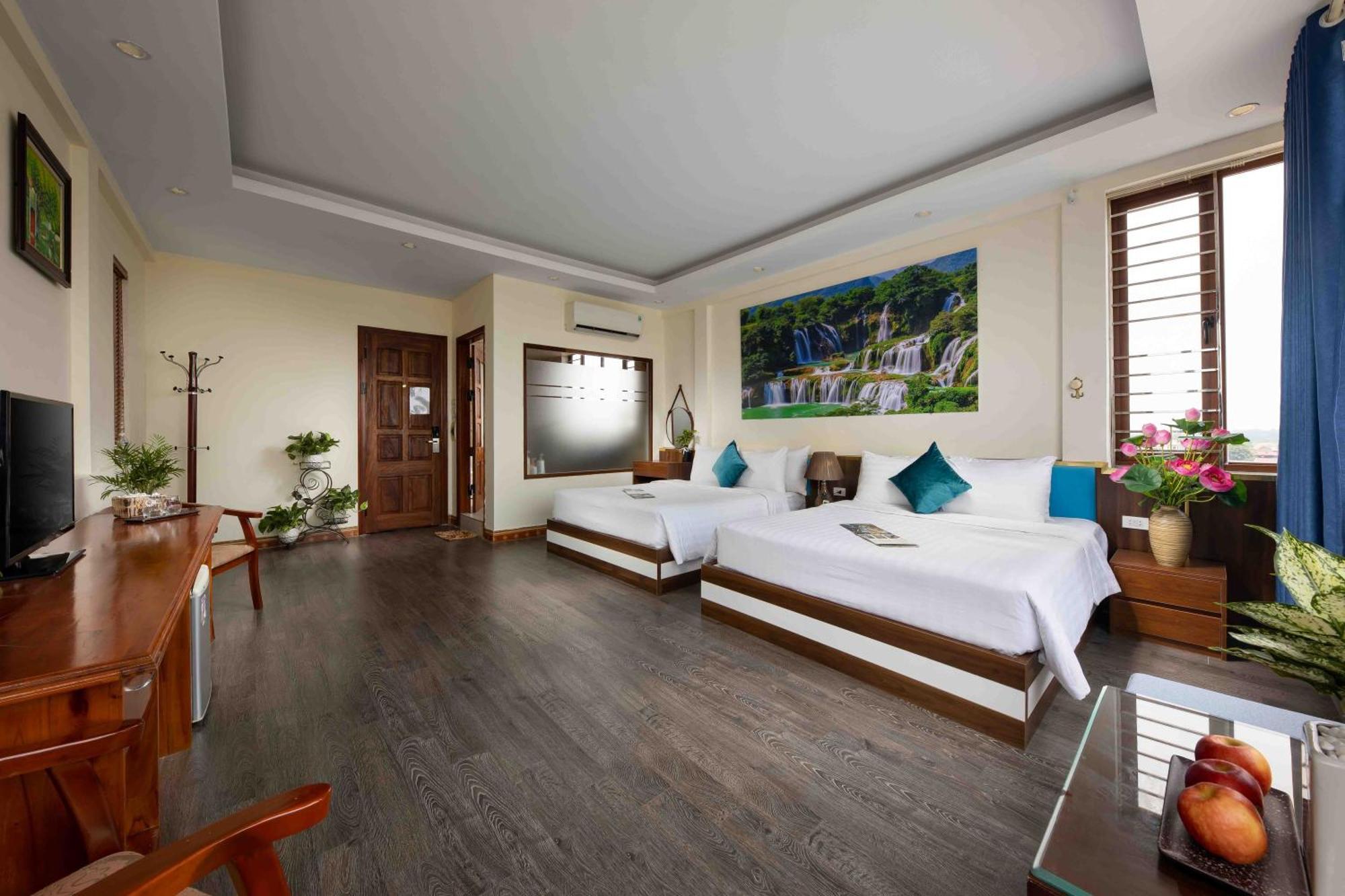 Viet Village Airport Hotel & Restaurants Hanoi Bagian luar foto