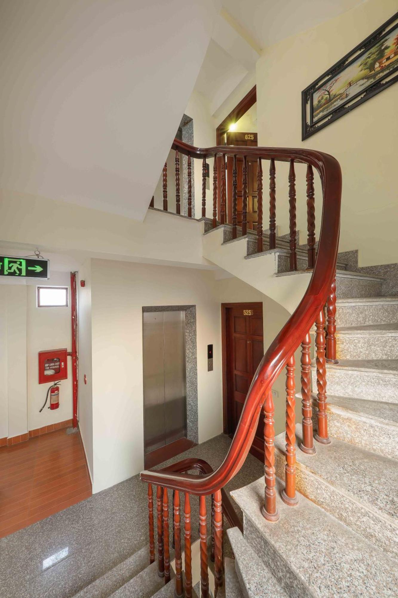 Viet Village Airport Hotel & Restaurants Hanoi Bagian luar foto