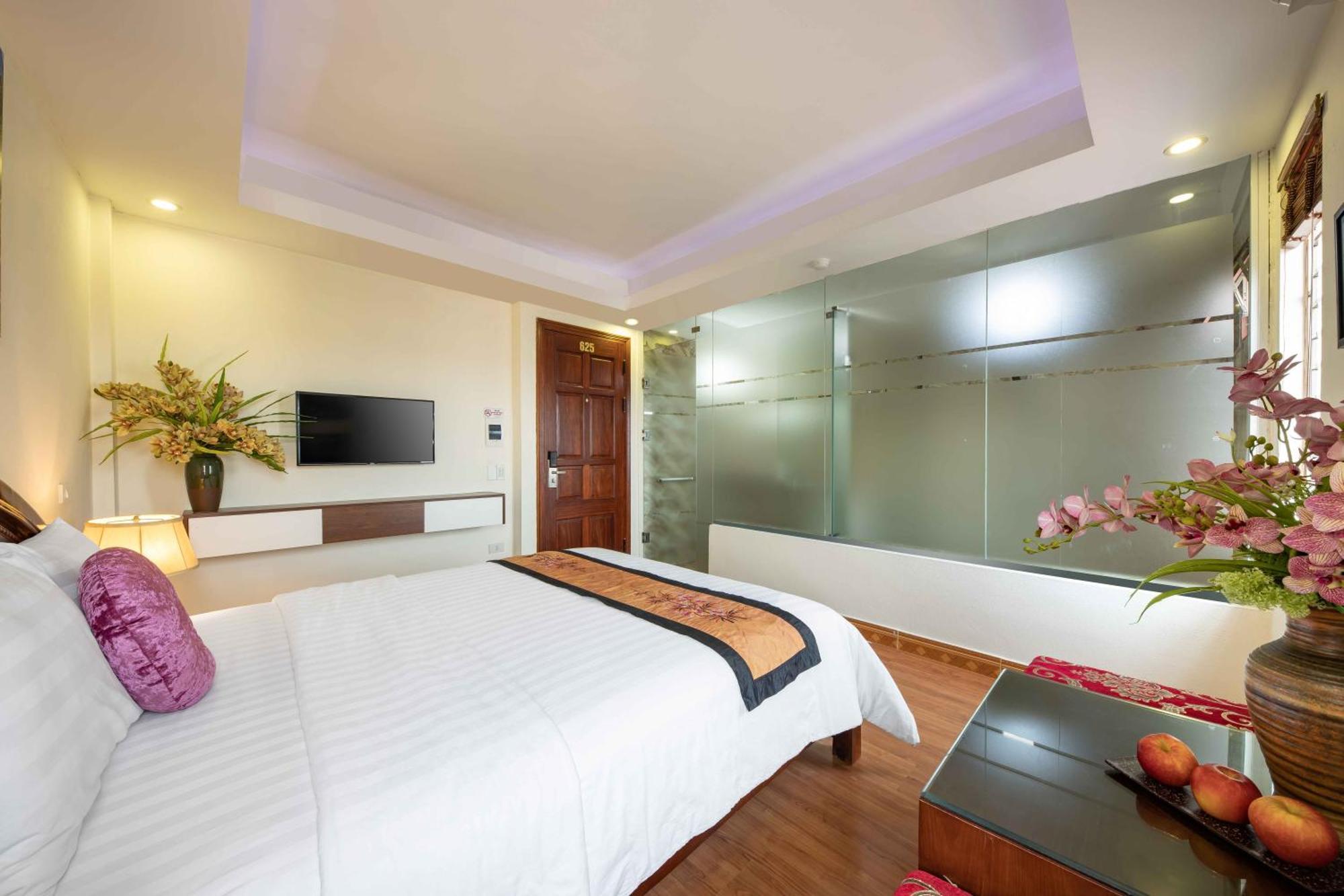 Viet Village Airport Hotel & Restaurants Hanoi Bagian luar foto