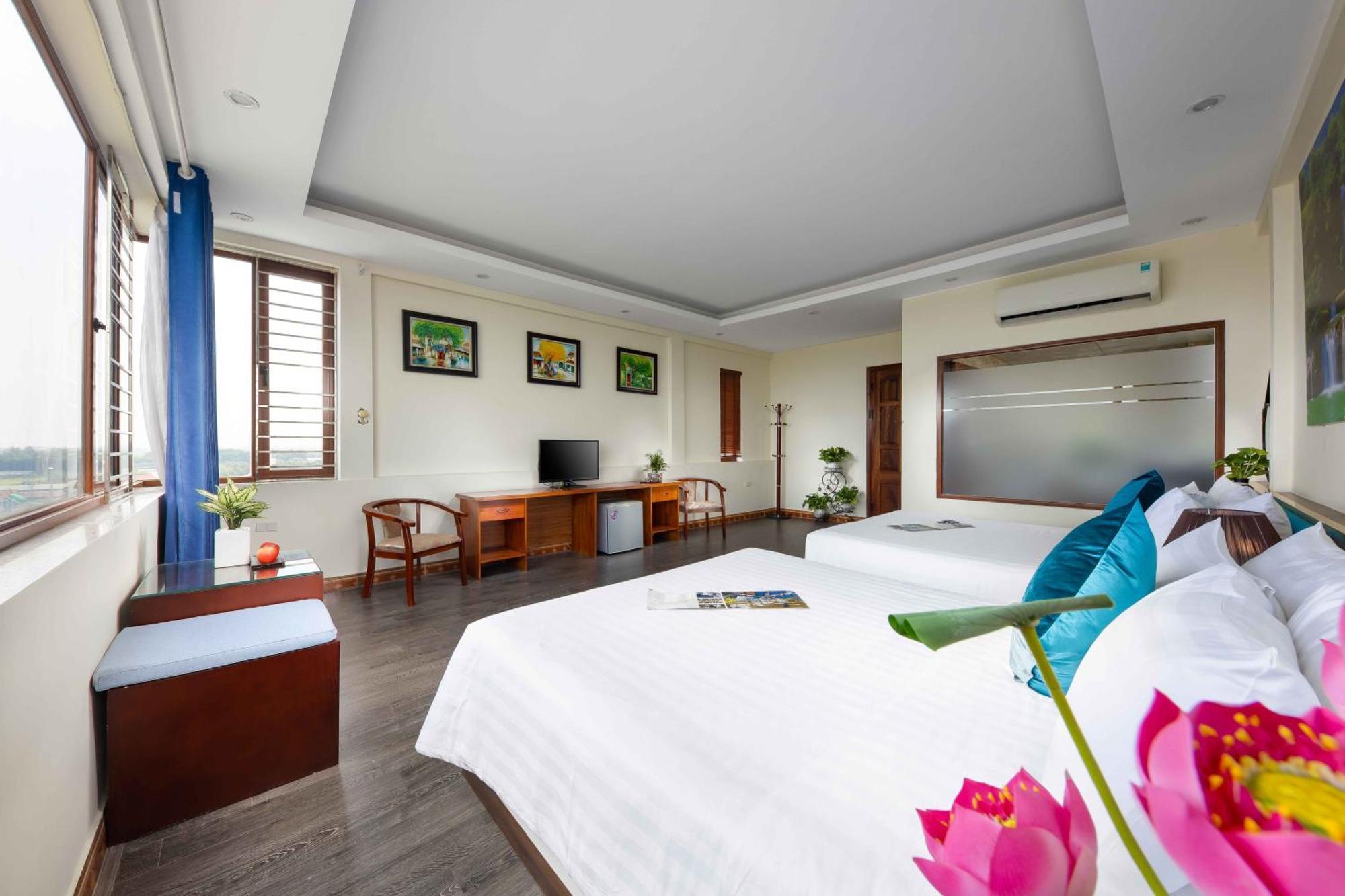 Viet Village Airport Hotel & Restaurants Hanoi Bagian luar foto