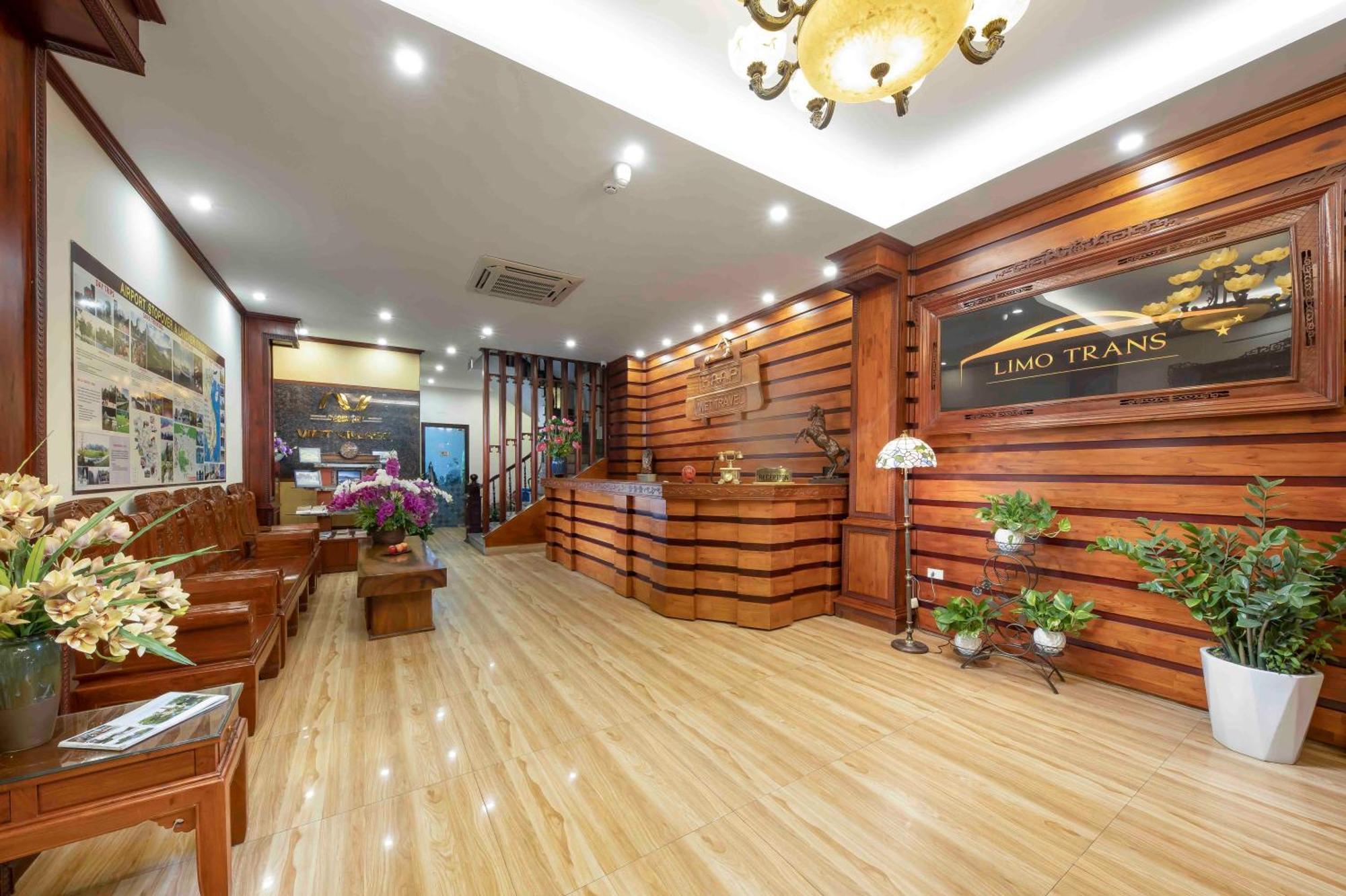Viet Village Airport Hotel & Restaurants Hanoi Bagian luar foto