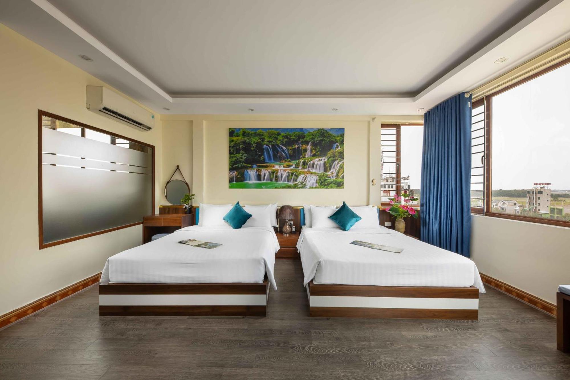 Viet Village Airport Hotel & Restaurants Hanoi Bagian luar foto