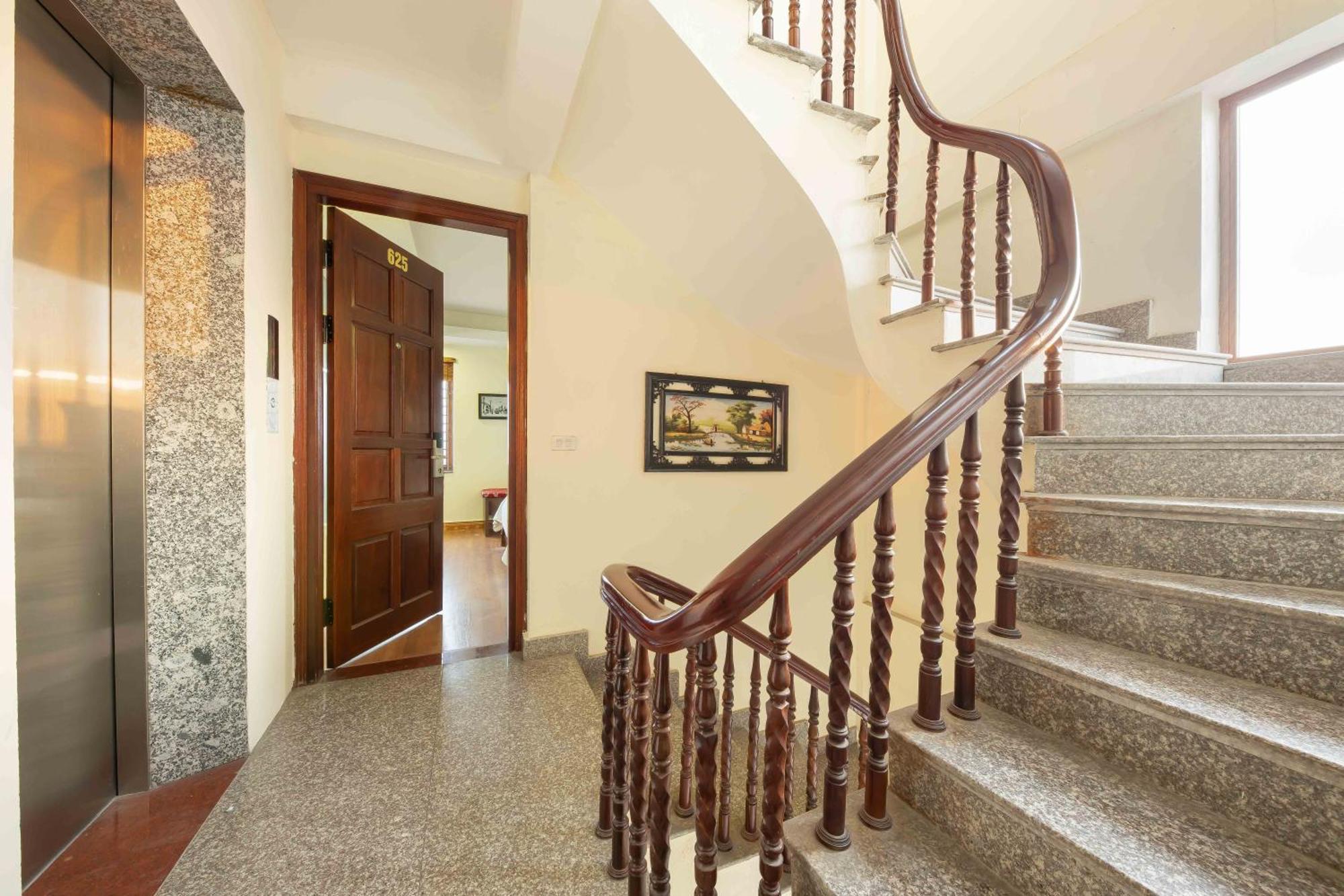Viet Village Airport Hotel & Restaurants Hanoi Bagian luar foto