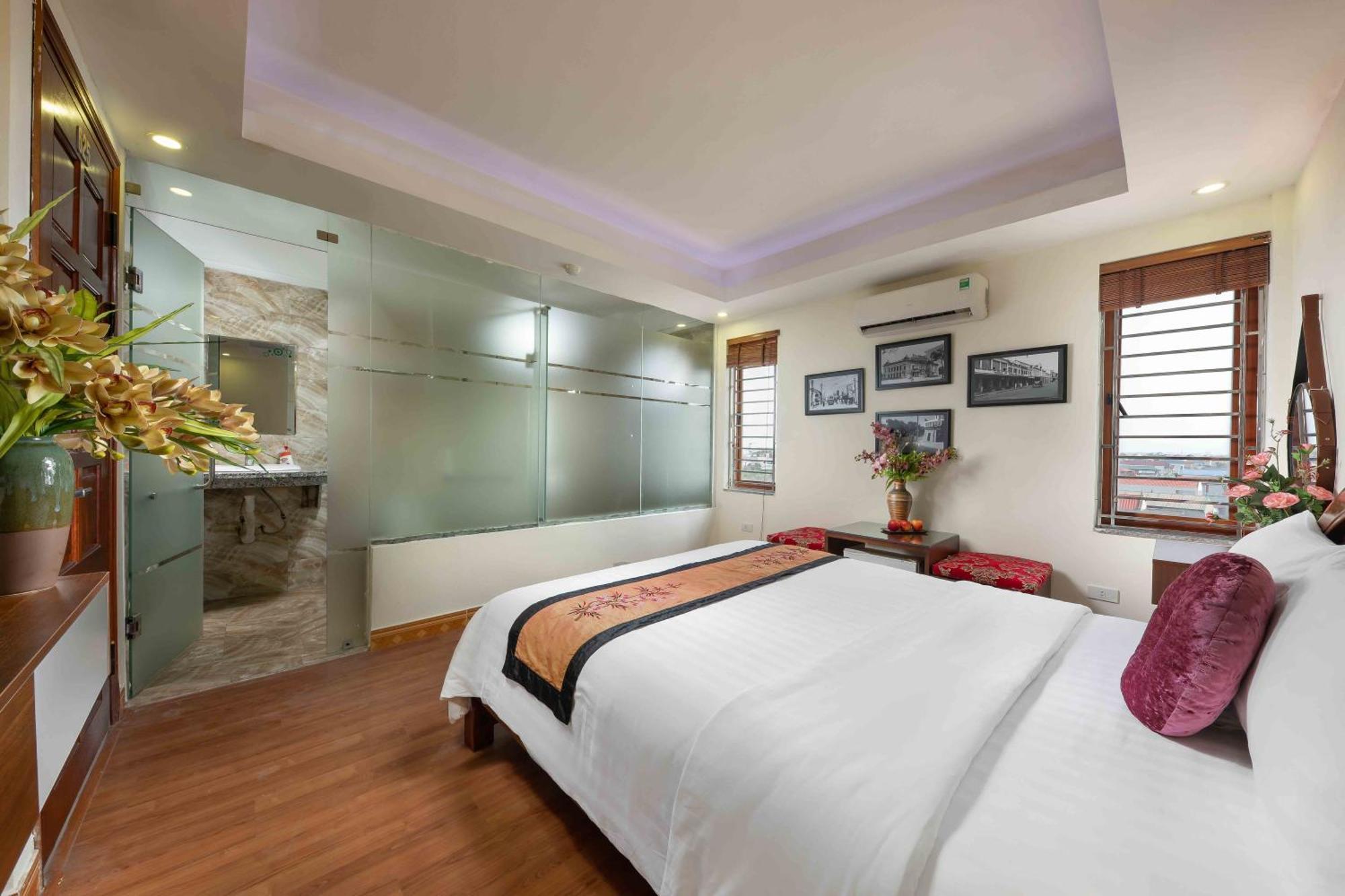 Viet Village Airport Hotel & Restaurants Hanoi Bagian luar foto