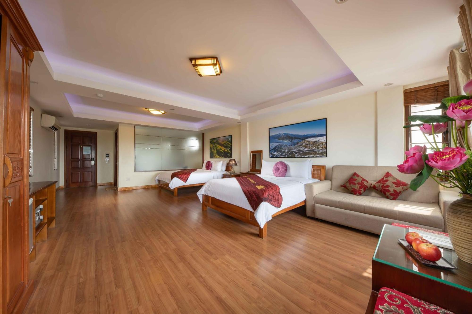 Viet Village Airport Hotel & Restaurants Hanoi Bagian luar foto